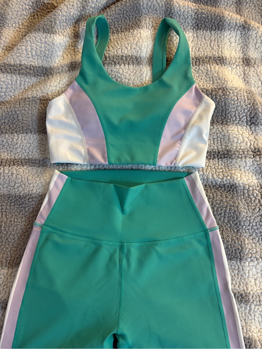 Wilo Teal Active Set - Sports Bra & High-Waisted leggings - Picture 2 of 3